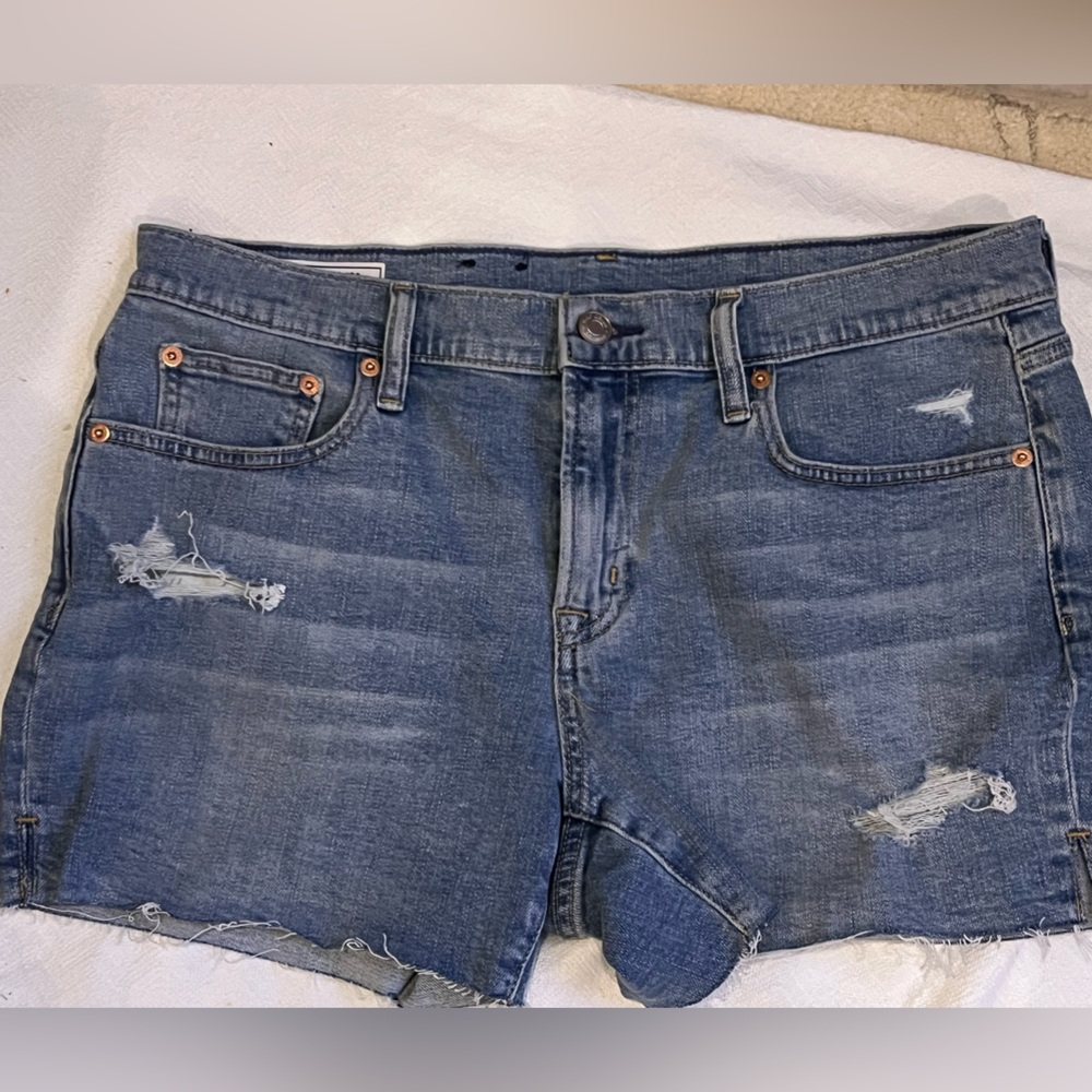 GAP Mid Rise Blue Denim Shorts Girlfriend Shorts. 10P. (30) Stretch